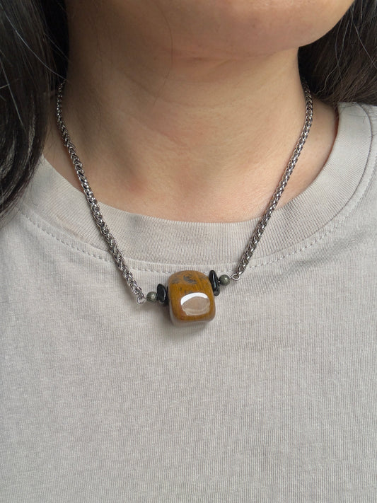 Tigers eye tumble necklace on model